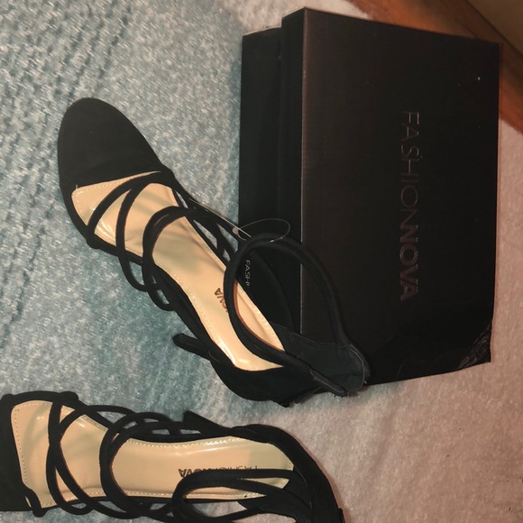 Roll the Dice Heel - Picture 4 of 4